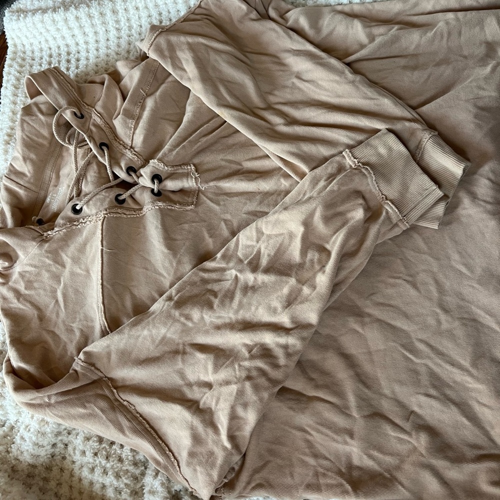 Aerie lace up